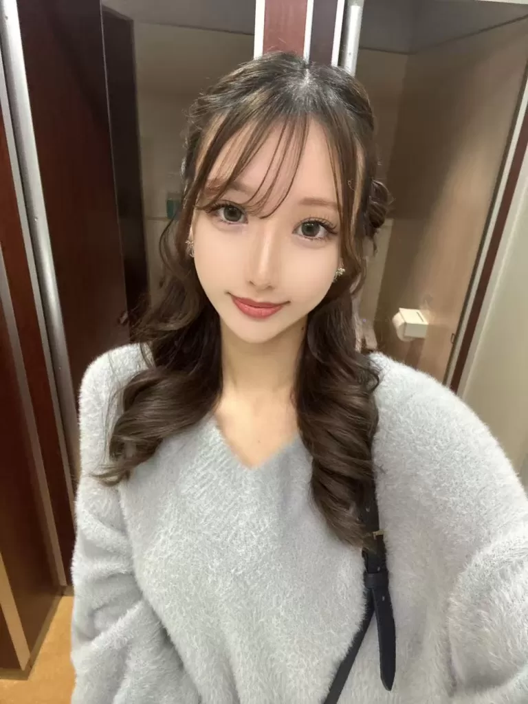 真实日本女大校花.颜值身材没得说~伴游天花板《陌陌》~强烈推荐