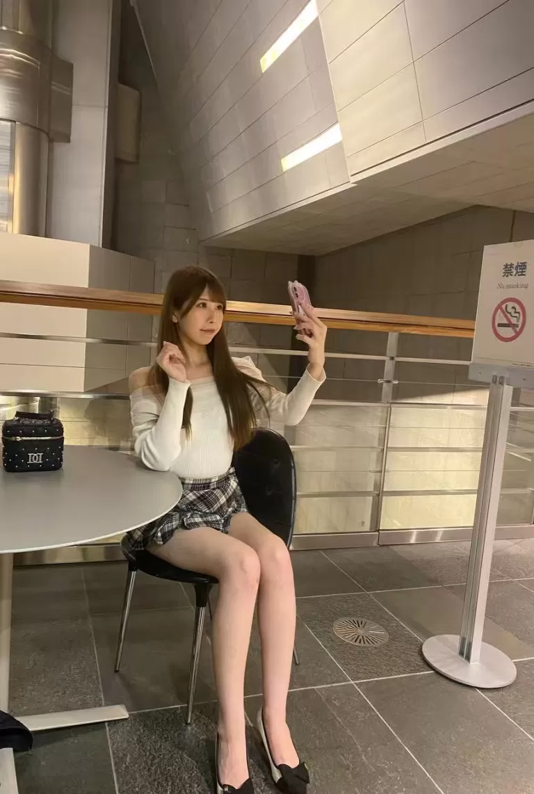 完美清纯女神莫莫卡最开朗的性格 最长的腿