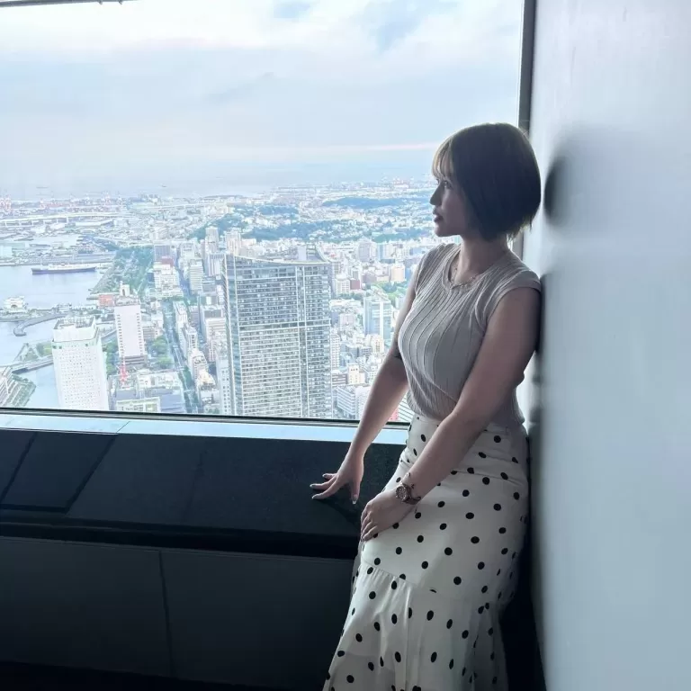 极致反差刺激拉满，SHINO谁能想到楼下居酒屋的害羞美女店员竟然是个抖S