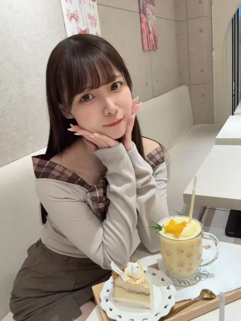 非常清纯可爱又反差的萨娜，是你平时乖巧又调皮的女朋友吗？